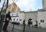 La Grande Mosquée i Paris er kommet under overvågning efter antallet af hærværk og overgreb rettet mod jøder og muslimer er steget stærkt i 2015. Arkivfoto: Jacques Brinon/AP 