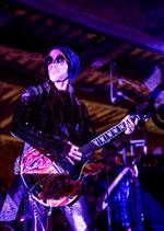 Mr.Cool. Anmelderen savner Princes ikoniske kapow og tryllestøv på 'HITnRUN phase two'. Her er vi med til koncert i New York 14. februar 2015. 