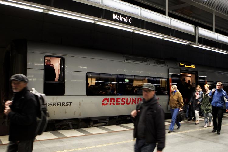 Id. Fra 1. januar er det ikke længere muligt at rejse ind i Sverige uden id, end ikke hvis man er svensk statsborger. 