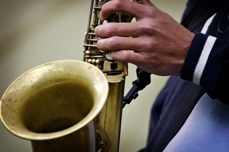 Lyt! Politkens jazzanmelder opfordrer alle til at vende Christiansborg ryggen for en stund og istedet lade sig fortabe i jazzens verden. 