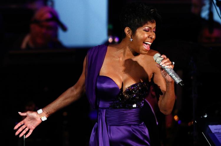 Musikerliv. Natalie Cole levede musikerlivets op- og nedture, og hun havnede som mange andre store scenekunstnere i stofmisbrug. 