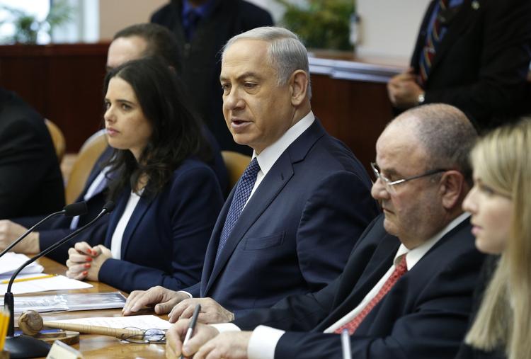 LOV OG ORDEN. I alt for lang tid har myndighederne undladt at sikre, at Israels love blev overholdt i de arabiske samfund i landet. Det skal være slut nu, kræver ministerpræsident Benjamin Netanyahu under et møde med regeringen. 