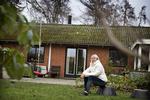 Skat. Pensionist Annie Thygesen Andersen bor i ejerbolig i Espergærde og oplevede, at hendes ejendomsskat steg markant, selv om huset værdi ikke steg. 