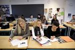 Folkeskole. Skoleleder Lars Pilmark frygter, at hvis der mulighed for at droppe lektiecafeer og understøttemde undervisning, vil det sætte gang i en 'skole-shopping', hvor forældrerne flytter deres børn fra de skoler, der vælger at beholde tilbudene. På Lars Pilmarks skole, Søndermarksskolen på Frederiksberg, ønsker de at beholde tilbudene. 