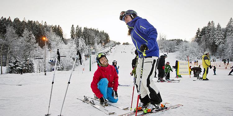 Storbyski. Det sydsvenske skisportssted Vallåsen har i mange år været københavnernes foretrukne, når det drejer sig om en hurtig tur på brædderne. 