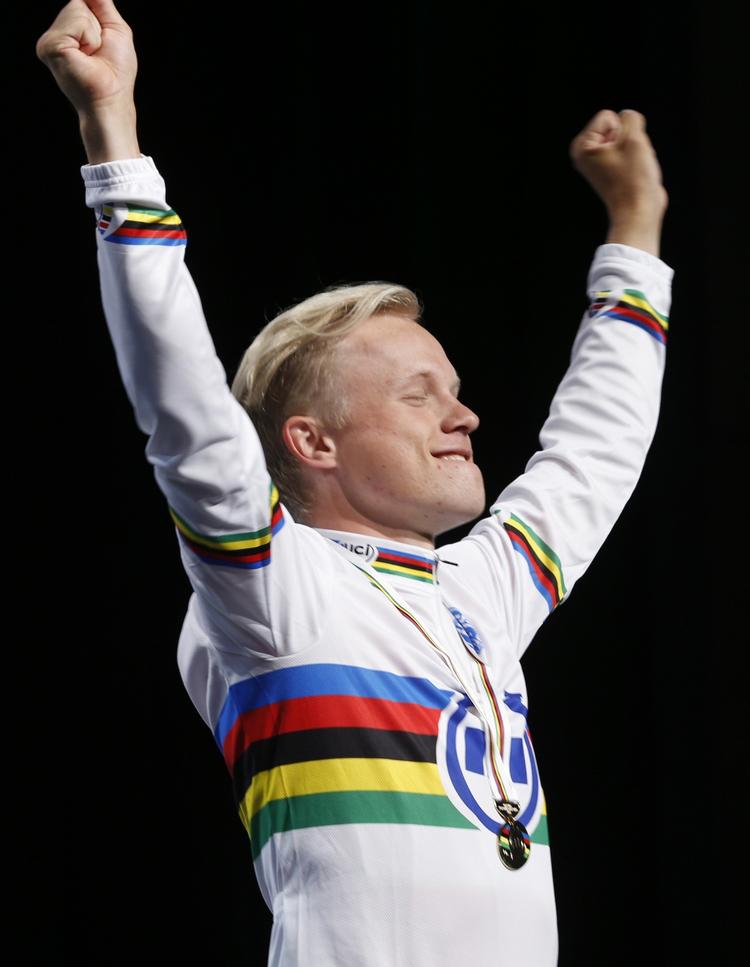 Regnbuemanden. Mads Würtz fik den flotte trikot efter han have tilbagelagt ruten 12 og 21 sekunder hurtigere end sine nærmeste rivaler. 