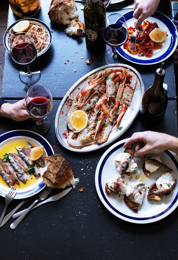 Brud. I 2016 vil det danske restauranter bryde med den dogmatiske tilgang til det nordiske køkken, vurderer restaurantekspert. 