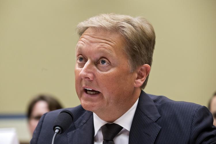 Luksusbiler. Den danske bildesigner Henrik Fisker har sagsøgt Aston Martin for 700 millioner kroner. 