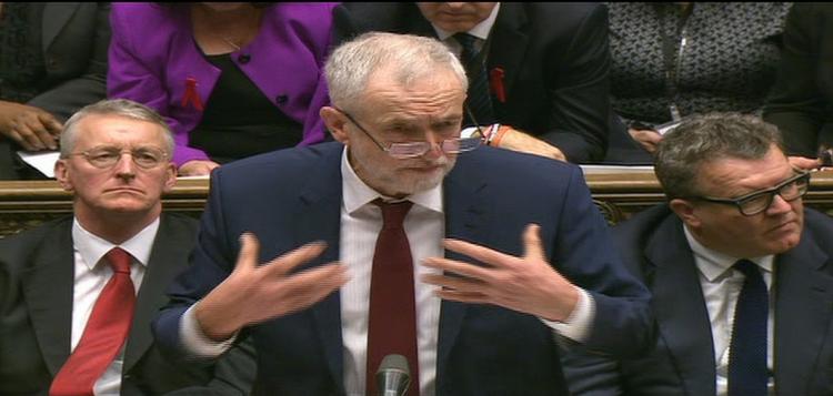 ROKADE. Labours formand Jeremy Corbyn har udskiftet ordførere. Det får flere andre til at trække sig fra deres poster. 