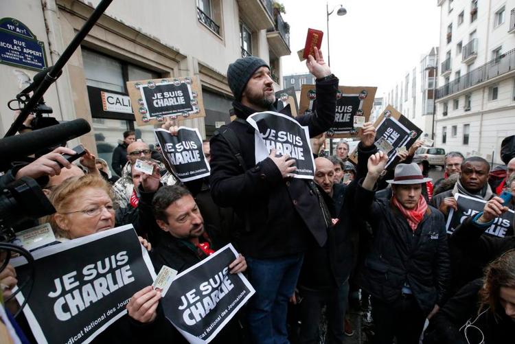 Terror. I dag for et år siden skete terrorangrebet på Charlie Hebdo, og et nyt kapitel blev åbnet i Frankrigs historie. 