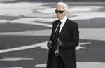 SKATTEFUSK. Modelegenden Karl Lagerfeld bliver af det franske nyhedsmagasin L'express anklaget for at have skattefusket for op mod 150 millioner kroner. 