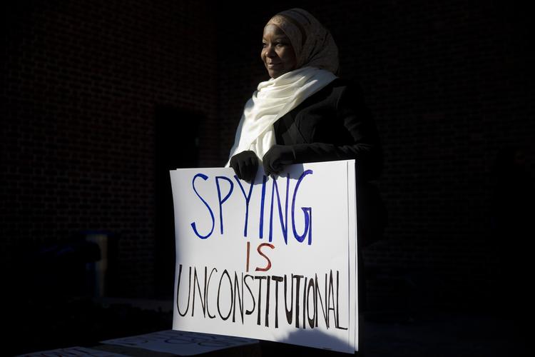 PROTEST. Kameelah Rashad er en af de mange, der har demonstreret mod overvågningen af muslimer i New York. 