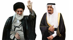 Fjender. Irans overhoved, ayatollahen Ali Khamenei (venstre) og den saudi-arabiske konge Salman al Saud befinder sig i en teologisk- og magtdrevet konflikt, der blev udløst, da Saudi-Arabien henrettede en shia-muslimsk prædikant. 