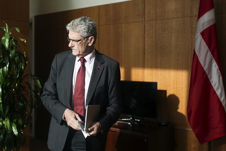 Strategen. Fra midten af firserne var Mogens Lykketoft en strategisk magtfaktor i Socialdemokratiet og har siden præget partiet, formentlig mere end nogen anden. 