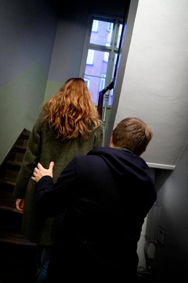 fertilitetsturister. Søren og Andrea har efter fem års barnløshed og et års research besluttet at tage til Ukraine. Her blev de anbefalet at finde en rugemor af et andet dansk par, der ventede et barn via en kvinde i Kijev. 