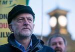 Aktivist. Den gråskæggede Labour-leder Jeremy Corbyn appellerede til yngre politisk interesserede og veteraner, som havde forladt Labour i takt med, at partiet udviklede sig til en valgmaskine uden originalt politisk indhold. 