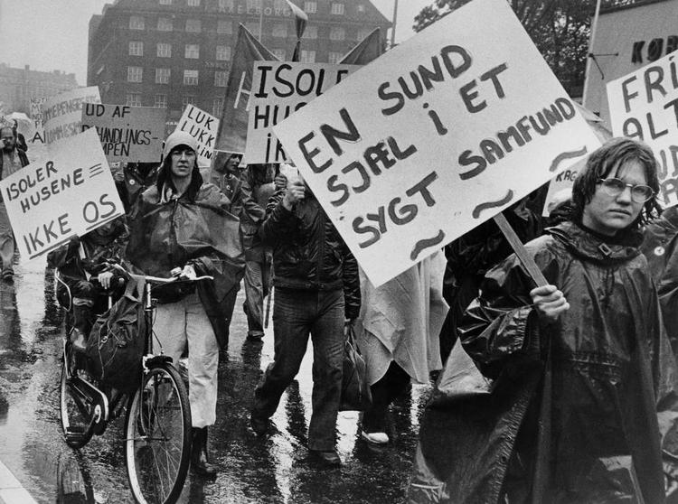 Modstand. Misforholdet mellem idealer og realiteter for anbragte og indlagte skabte bl.a. Galebevægelsen. Billedet viser en udateret 'galefestival'. Arkivfoto: Ebbe Andersen 