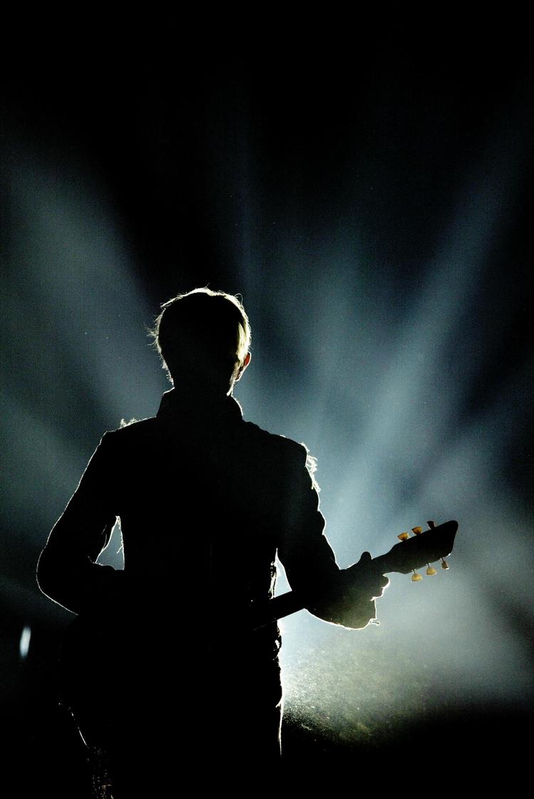 David Bowie er død - 69 år gammel. Vi har talt med Søren Ulrik Thomsen, Kasper Eistrup, Nikolaj Nørlund, Tue Track, Jan Poulsen og Lars Bukdahl om musikeren. 