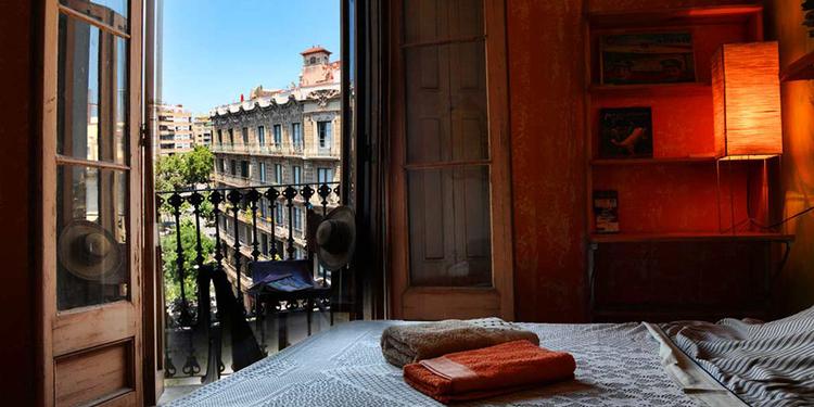 Hjemligt. Chez Papa, Hos far, i Barcelona bor du hyggeligt og 10 minutters gang fra La Sagrada Familia. 