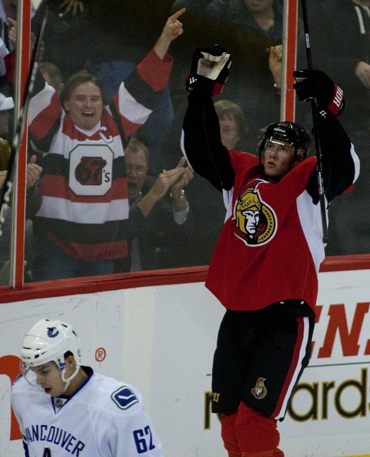 NHL. Peter Regin debuterede i NHL i januar 2009. 