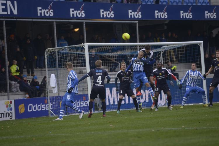 Bundkamp. Esbjerg og Hobro leverede i efetråret en vanvittig 4-4-kamp i det vestjyske. 