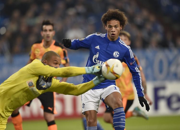 stortalent. Tyske Leroy Sane (th) ligger højest på ønskelisten i flere storklubber. 