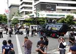 Internationalt. Terrorangrebet I Indonesien har foreløbig kostet mindst ti mennesker livet. 