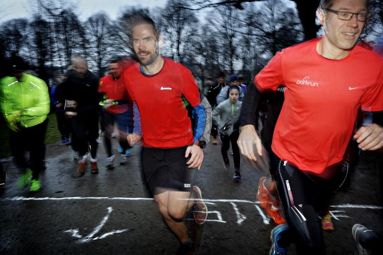 SAMVÆR. Prøv 5 km i løb sammen med ligesindede til et Parkrun. Eller lav din egen lille 5 km for eksempel på gåben. 