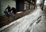 Tilsneet. Københavns Kommune kæmpede morgenen igennem med at få ryddet de omkring 6 cm. sne, der faldt natten til torsdag. »Vi har gjort alt, hvad vi kan«, fastholder Ivan Partov fra Teknik- og Miljøforvaltningen. 