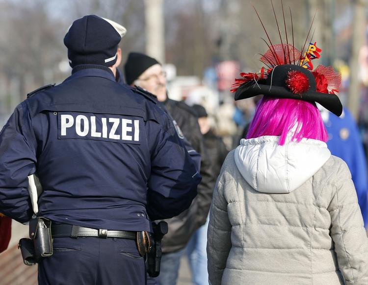 KARNEVAL. De traditionelle tyske karnevalsoptog er populære byfester. Men nu aflyser en by i Nordrhein-Westphalen optoget blandt andet af hensyn til sikkerheden for kvinder under arrangementet. 