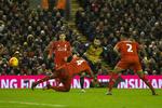 Drømmeopgør. De to mandskaber smed hæmningerne og sørgede for et fantastisk opgør på Anfield her til aften. 