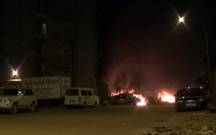 angreb. Et hotel i Ouagadougou, Burkina Fasos hovedstad har været udsat for et angreb, hvor flere meldes dræbt. 