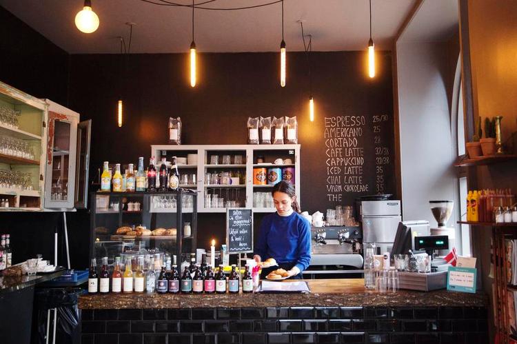 Velassorteret. Der er over 30 retter på kortet hos Café Tænk. Færre, men bedre havde været at foretrække. 