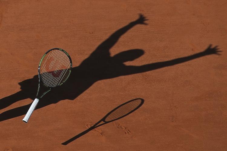 Sport. Australian Open er netop gået i gang, men selve kampene overskygges af mistanker om matchfixing i tennissporten. Billedet er fra en tidligere kamp i French Open i Paris. 