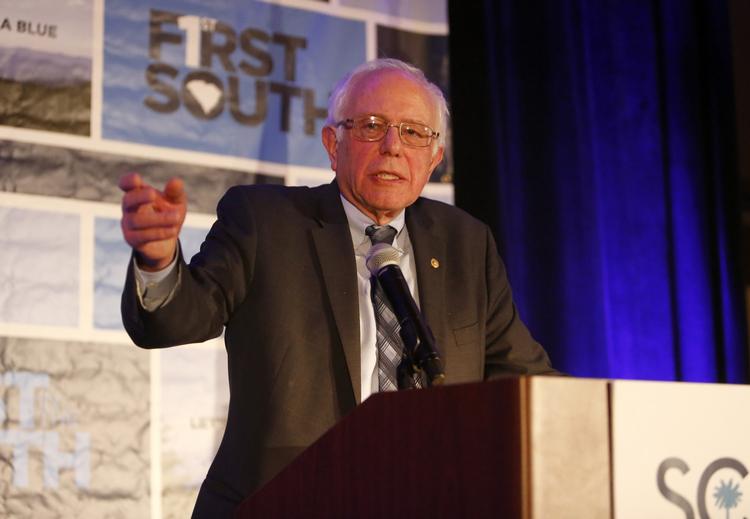 Udfordrer. Bernie Sanders har overrasket mange ved at presse Hillary Clinton i flere målinger. 