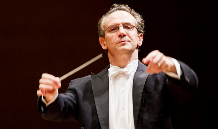 Overblik. Meget af Luisis kunst på den nye, samlede indspilning af Rakhmaninovs klaverkoncerter handler om en elegant polering af Zürich-orkestrets klang - og om hans suveræne overblik. DR-orkestret har noget at glæde sig til. - Arkivfoto: AP 