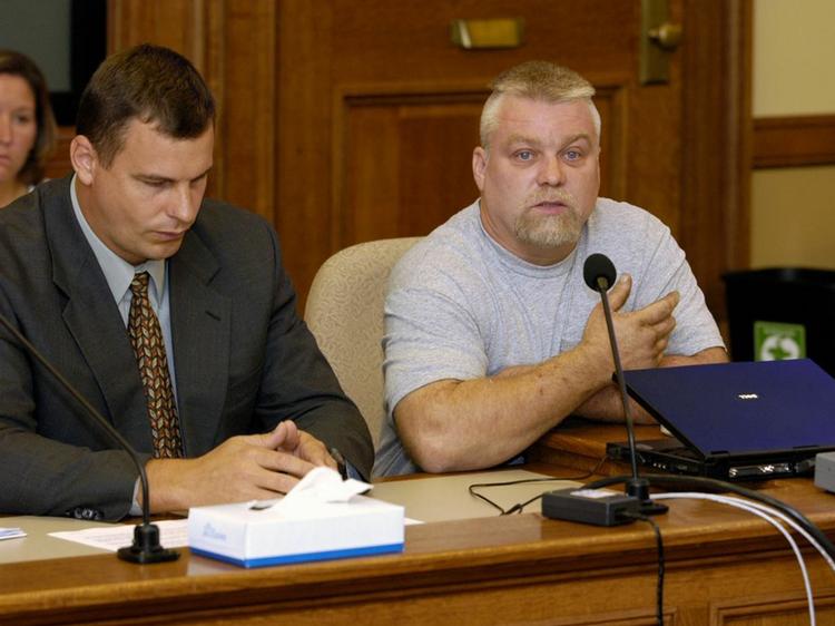Dømt. Steven Avery (højre) er omdrejningspunktet i Netflix-serie 'Making a Murderer', der snart kan købes hos boghandleren. 