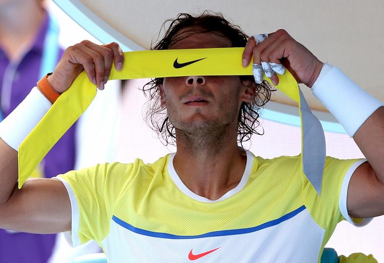 TABER. Rafael Nadal måtte løbe mange meter mod Fernando Verdasco, men det hjalp ham ikke i længden. Farvel efter blot en enkelt kamp. 