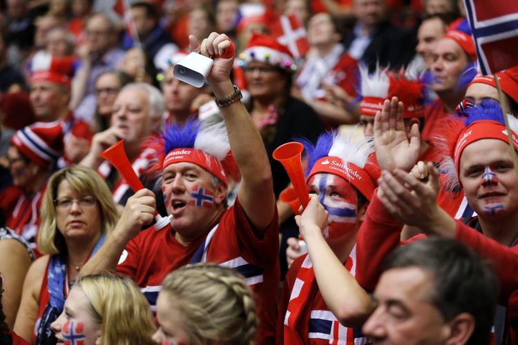 Sejr. Norge er videre til mellemrunden ved EM efter en sejr, der var mere sikker, end slutresultatet lyder. 