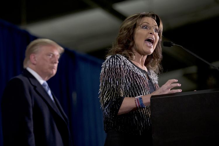 Opbakning. Sarah Palin er atter trådt ind i det helt store spotlys i amerikansk politik. 