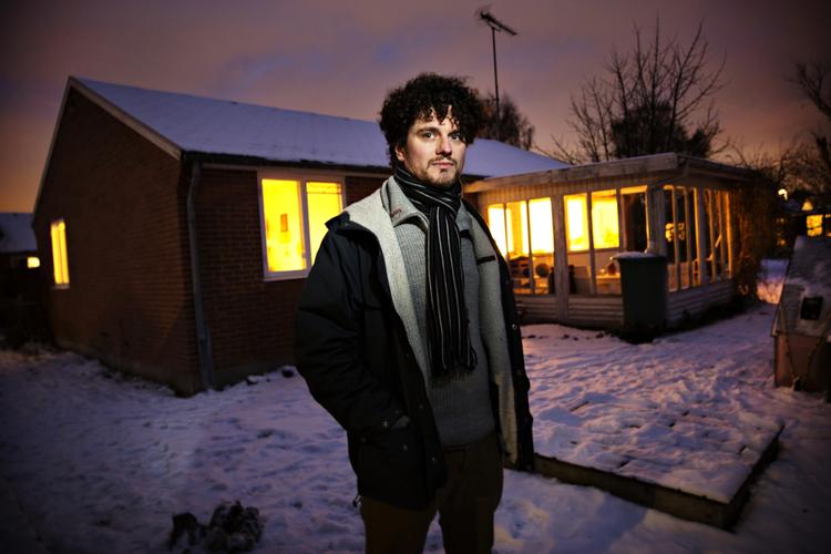 ØV. Kasper Wagner og hans familie må skære 100.000 kroner af prisen på deres hus - på grund af et energimærke de ikke forstår. 