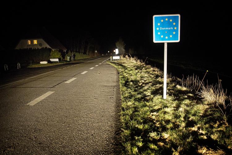 Stop. Den midlertidige grænsekontrol ved den dansk-tyske grænse blev indført af regeringen 4. januar. 