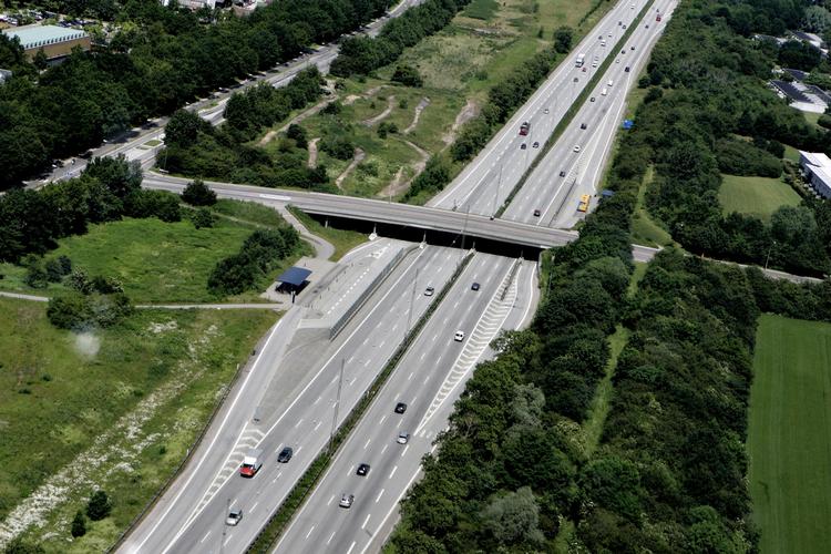 Konflikt. Motorveje og infrastruktur fylder stadigt mere af Danmarks areal. 