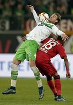 Tæmning. Wolfsburgs Nicklas Bendtner i en kamp mod Leverkusen i oktober. Bendtner kan være på vej væk fra klubben. 