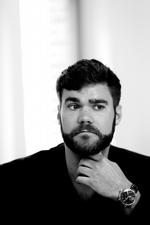 Mofibo. Stifteren af den danske e-bogstjeneste Mofibo, Morten Strunge, mener at den nye russiske konkurrent benytter sig af en 'snyltestrategi'. 