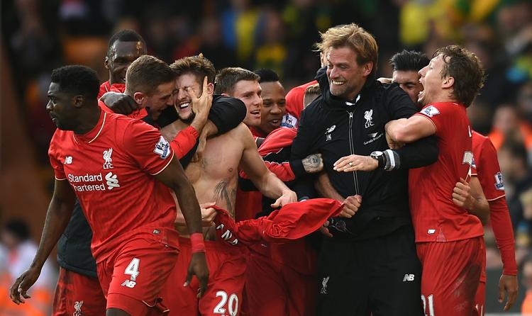 Ofret. Klopps briller gik itu under jublen med Liverpool-spillerne. 