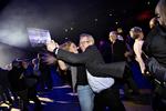 Svingom. Efter prisfesten bliver nogle fra publikum og danser. Jørgen de Mylius er dj. 