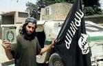 TERRORIST. En af idémændene bag angrebene i Paris var Abdelhamid Abaaoud, der døde, da antiterrrorbetjente stormede den lejlighed, han havde forskanset sig i. Her ses han i et propagandafoto fra terrorbevægelsen. 
