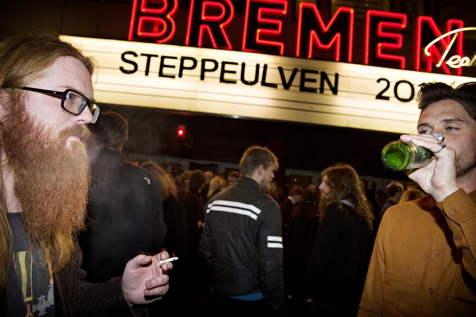 Prisuddeling. Steppeulven - den danske kritikerpris er med enkelt undtagelser blevet uddelt hvert år siden 2003. Siden 2012 har Bremen Teater været med til at arrangere festen. 
