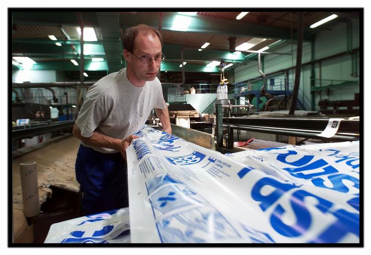 stor. Icopal blev stiftet i 1876 og beskæftiger 3.500 mennesker. Med købet vil i alt 6.500 mennesker være beskæftiget i den nye virksomhed. 